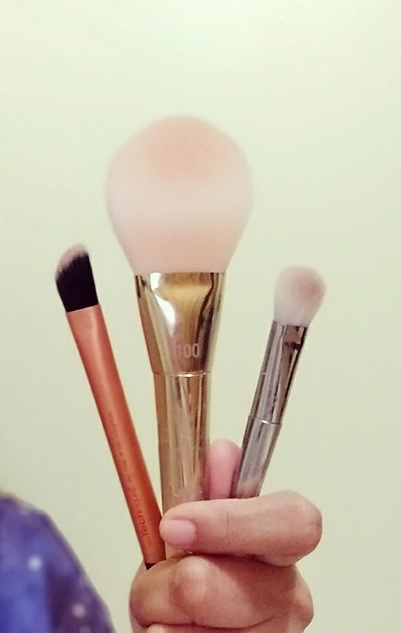 Real Techniques Makeup Brushes You Need in your makeup kit