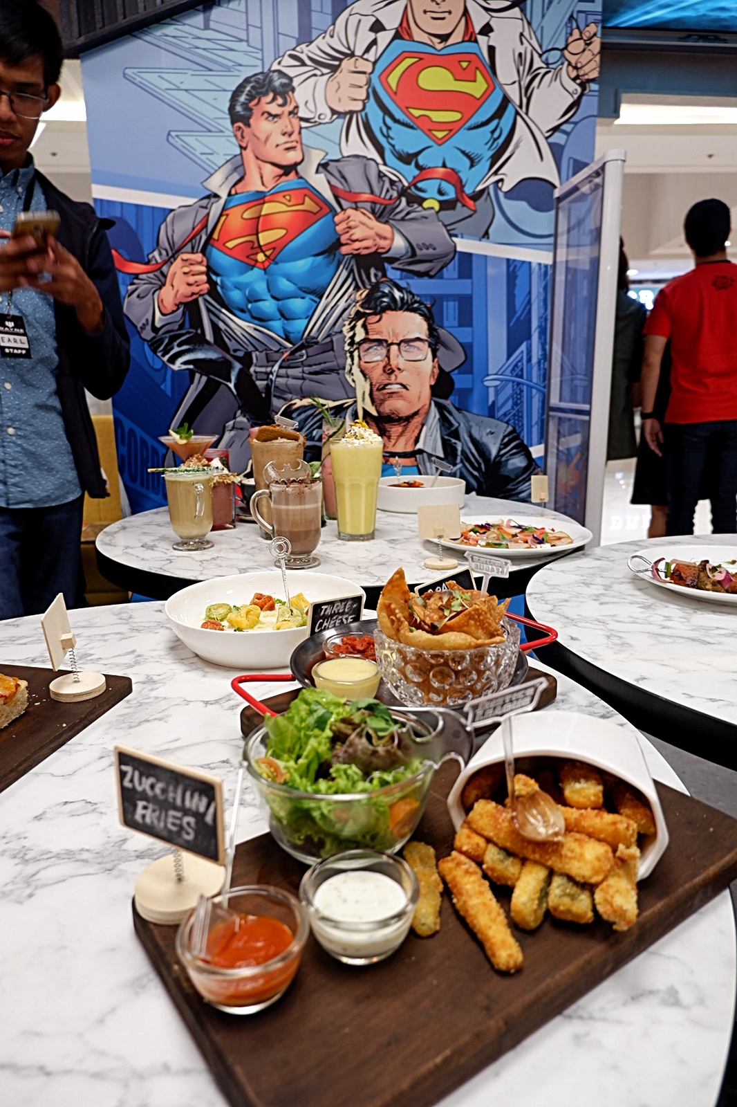 DC Super Heroes Cafe
