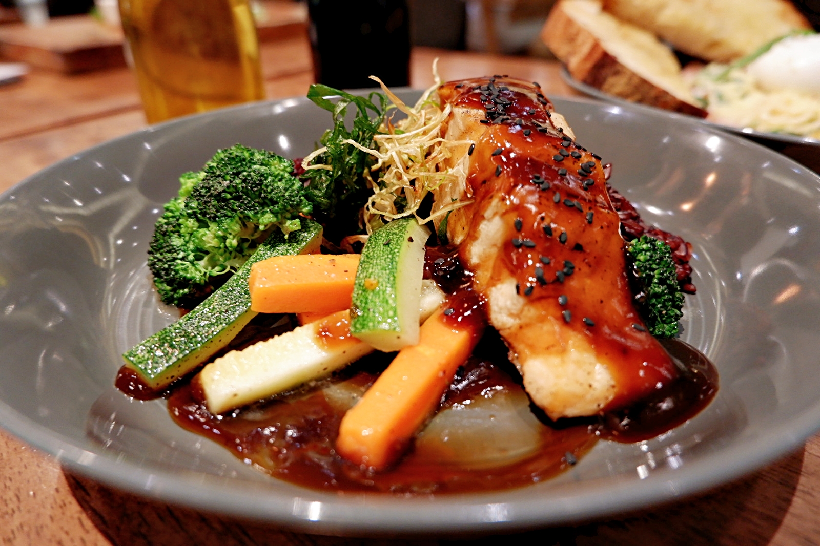 27th St. Bistro by Coffee Bean and Tea Leaf