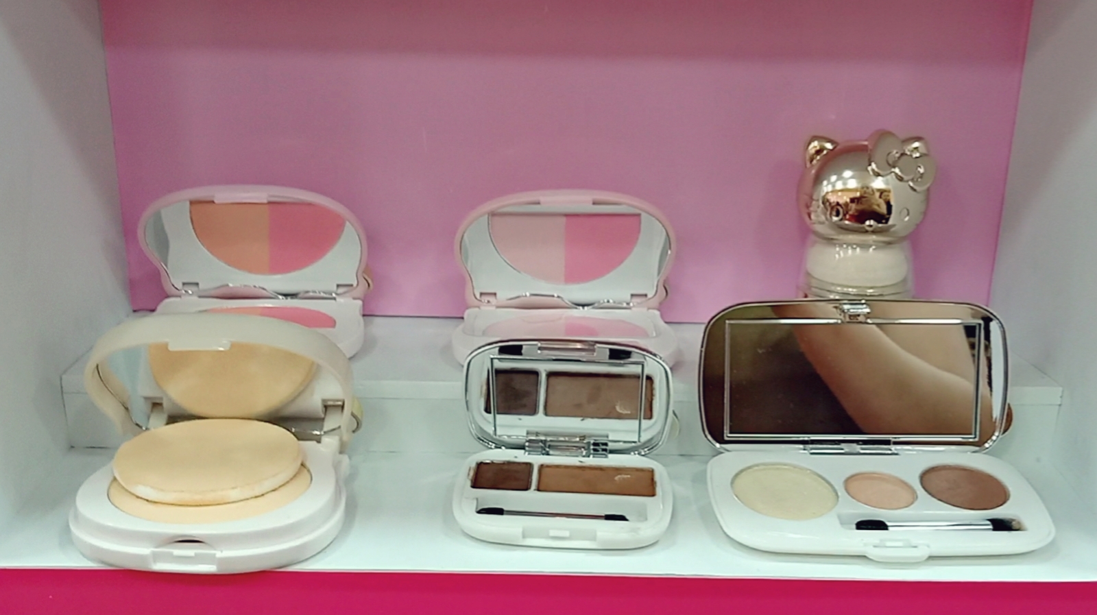 Daiso Japan Hello Kitty Makeup