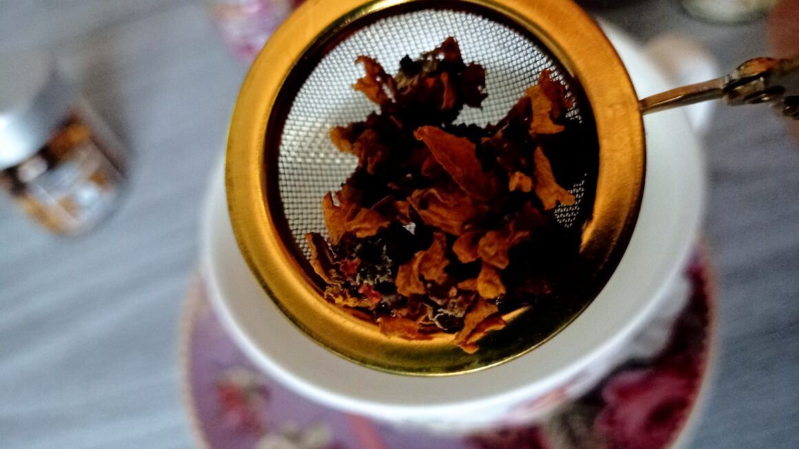 6 Deliciously Good Reasons To Always Have Chrysanthemum Tea In Your ...